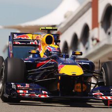 Mark Webber sale del 'pitlane'