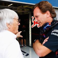 Bernie Ecclestone habla con Christian Horner