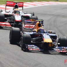 Hamilton persigue de cerca a Webber