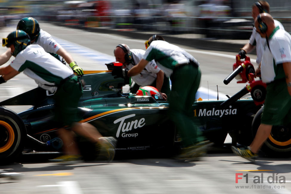 Trulli entra en boxes