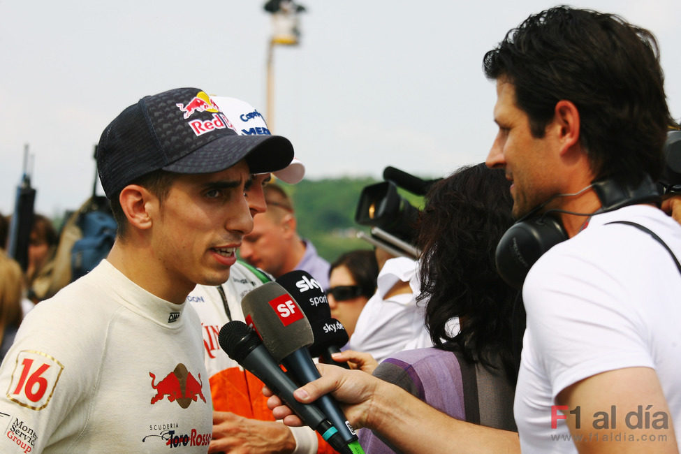 Buemi atiende a la prensa