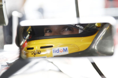 Hamilton contento antes de salir a pista