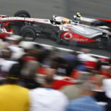 Hamilton consigue su primera 'pole' del año