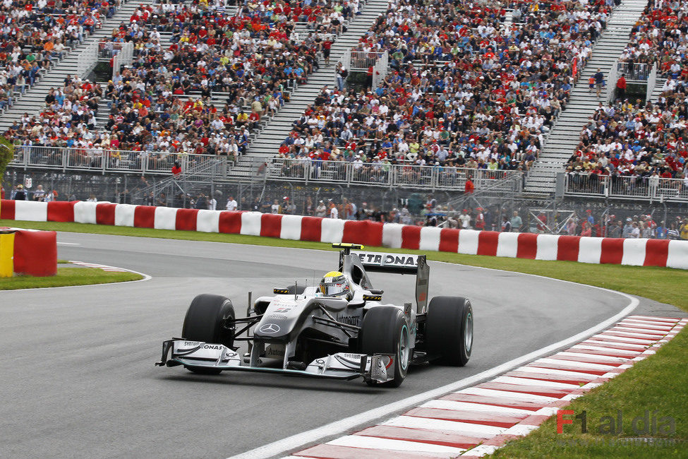 Rosberg calificó muy mal, 10º