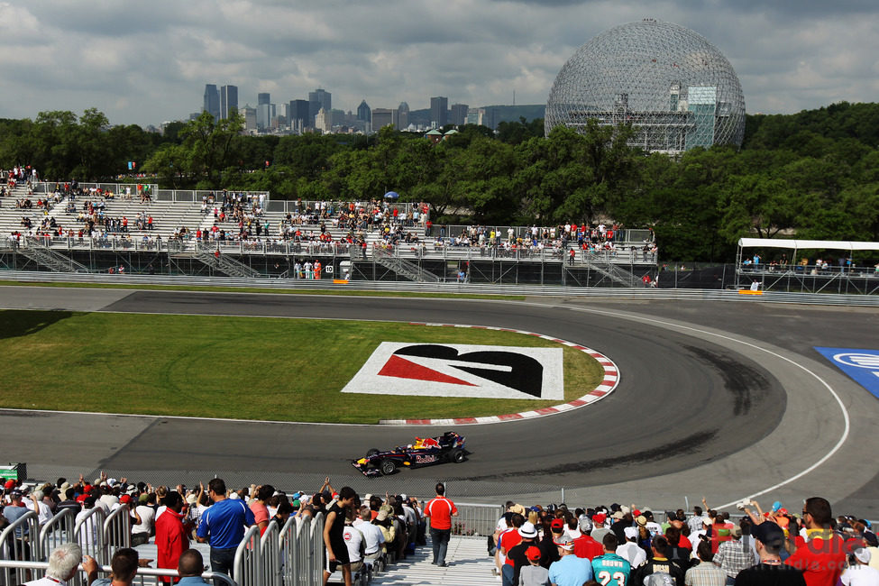 Vettel pasa por la horquilla del Gilles Villeneuve