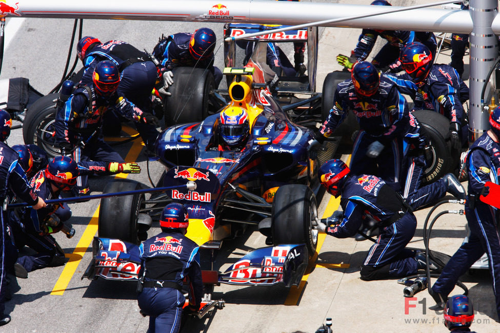 Parada en boxes para Mark Webber