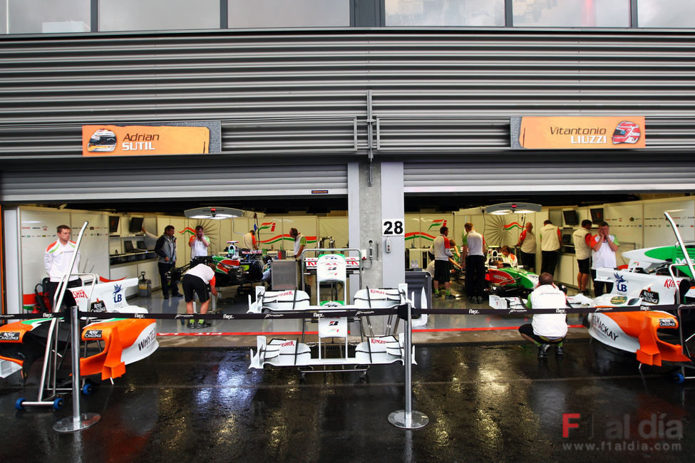 Los boxes de Force India