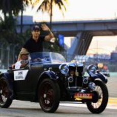 Alguersuari en la Drivers Parade