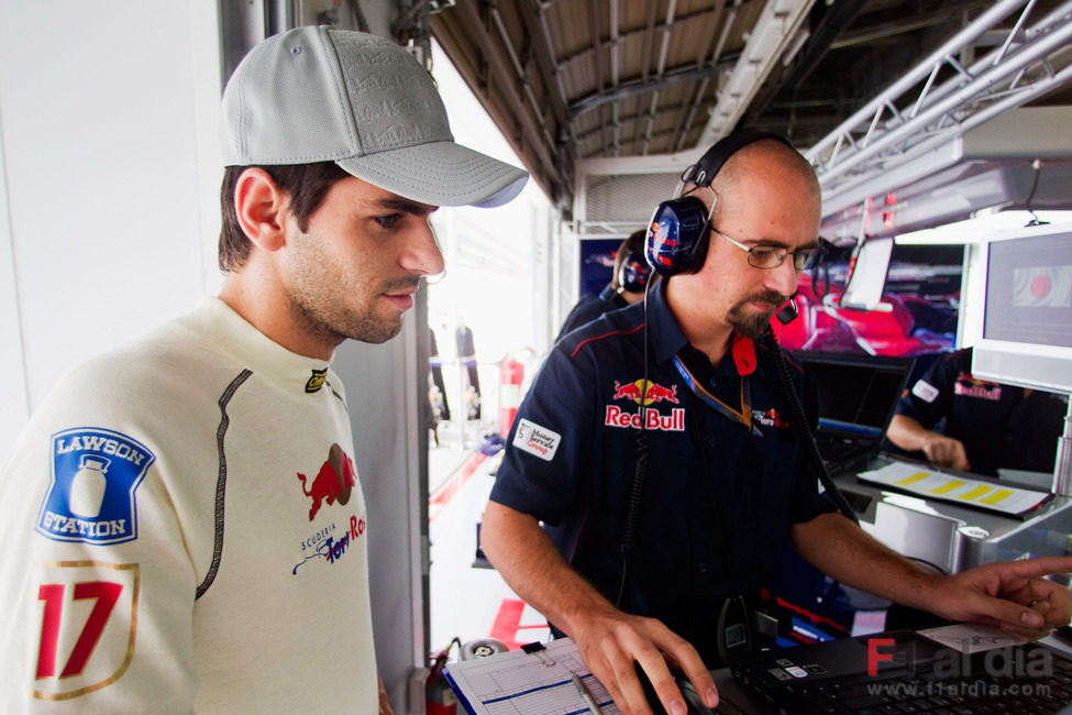 Alguersuari en boxes