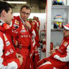 Alonso, Domenicali y Stella