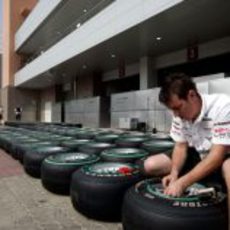 Muchas ruedas para Mercedes