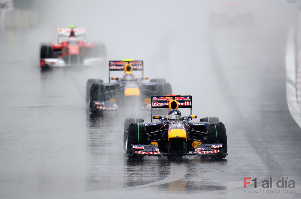 Los pilotos detrás del safety car