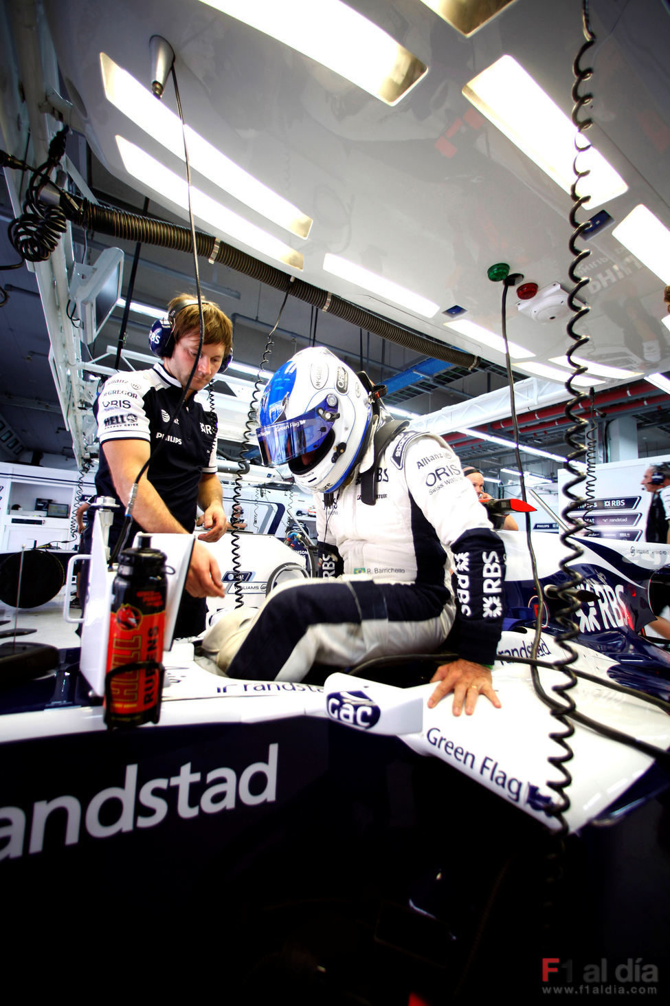 Barrichello en boxes