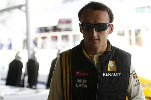 Kubica entra en boxes