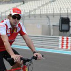 Alonso llega a Abu Dabi