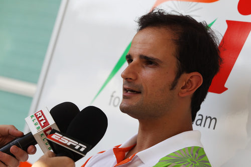 Liuzzi atiende a los medios