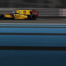 El Renault de Petrov en los libres