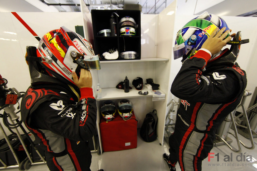 Glock y Di Grassi se ponen sus cascos