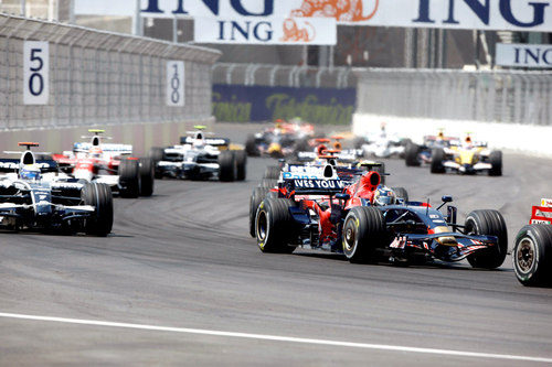 Vettel en la primera vuelta