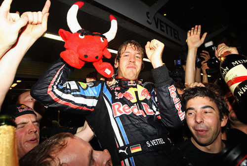 Vettel con el toro rojo