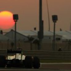 Un Force India bajo el atardecer