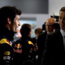 Webber habla con la prensa en Milton Keynes