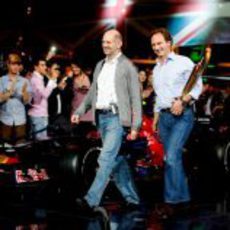 Newey y Horner, a escena