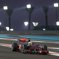 Hamilton en la noche de Abu Dabi