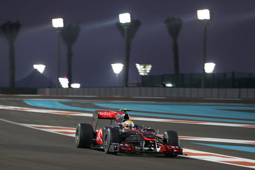 Hamilton en la noche de Abu Dabi