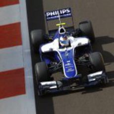 Barrichello rueda por primera vez con Pirelli