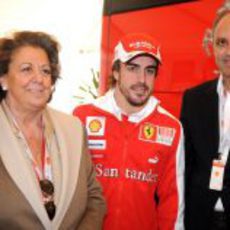 Rita Barberá y Francisco Camps junto a Fernando Alonso