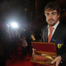 Alonso recibe su premio 'MARCA Leyenda'