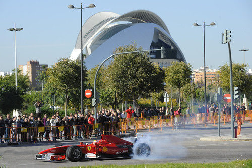 Luca Badoer con el F60