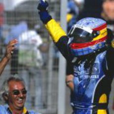 Alonso y Briatore celebran su primer gran éxito