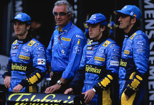 Trulli, Alonso y Montagny junto a Flavio Briatore