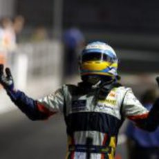 Alonso gana en Singapur 2008
