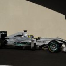 Rosberg sale de boxes con los Pirelli