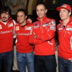 Alonso, Massa, Rossi y Hayden posan para la prensa