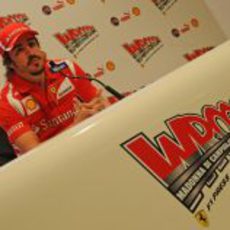 Rueda de prensa de Alonso en el 'Wrooom'