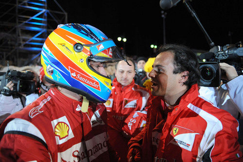 Alonso y Massa se felicitan tras las carreras