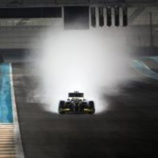 Fórmula 1, oscuridad y lluvia
