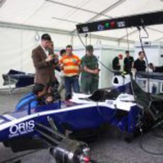 El Williams FW32 se prepara para la exhibición