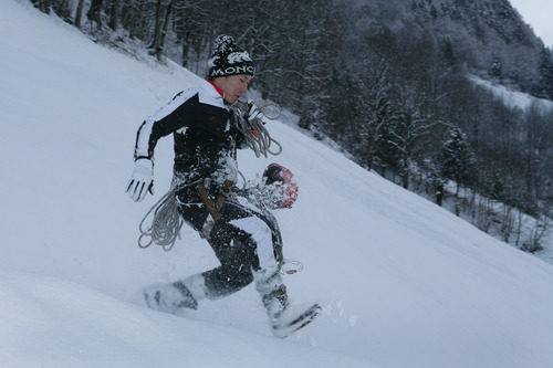 Kamui está feliz en la nieve de Austria