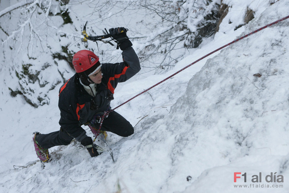 Esteban Gutiérrez también de escalada