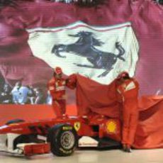 Alonso y Massa destapan el F150