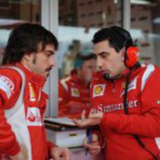 Fernando Alonso y Andrea Stella