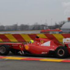 Felipe Marra rueda con el Ferrari F150
