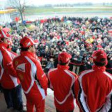 Los trabajadores de Maranello arropan a la Scuderia