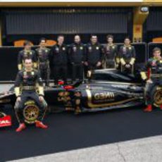 La alineación de pilotos de Lotus Renault GP casi al completo