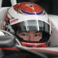 Kamui Kobayashi sentado en el C30